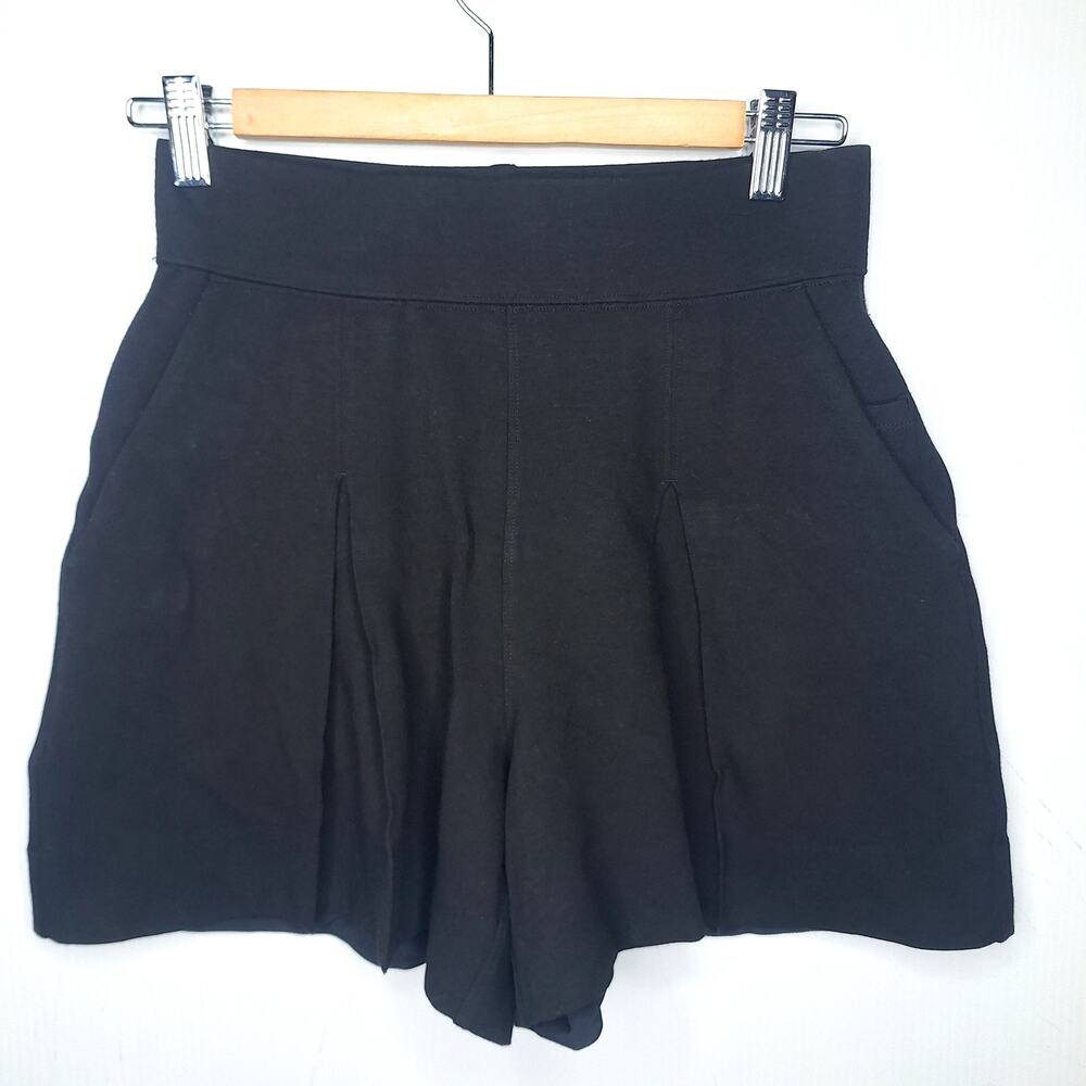 Kit + Ace Reverse Effect Pleated Dressy Shorts Women 6 High Rise Pull On Travel
